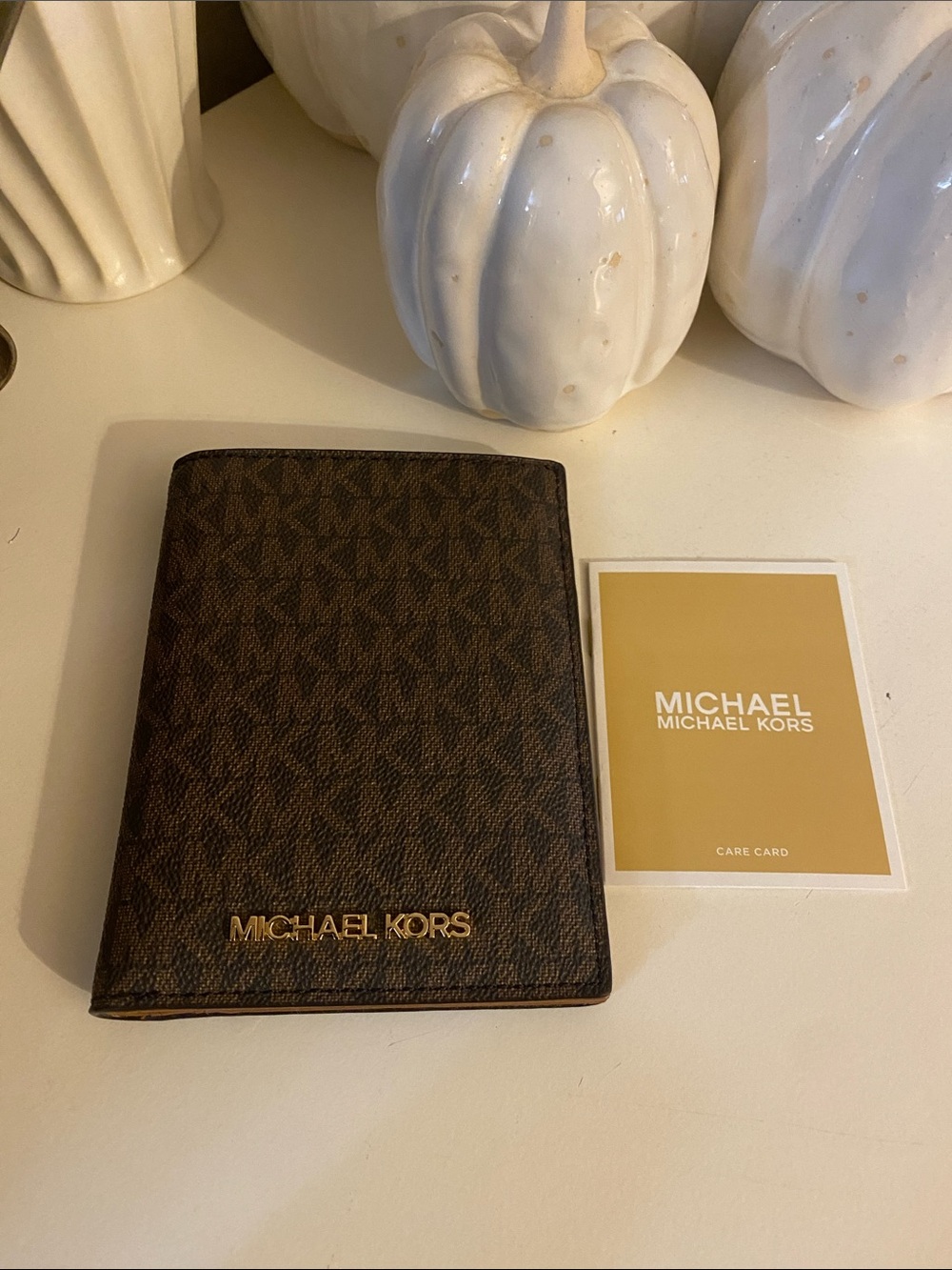 Michael Kors passport holder - BRAND NEW
